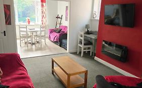 3 Bedroom House, Close To Woodland, Chesterfield And Peak District